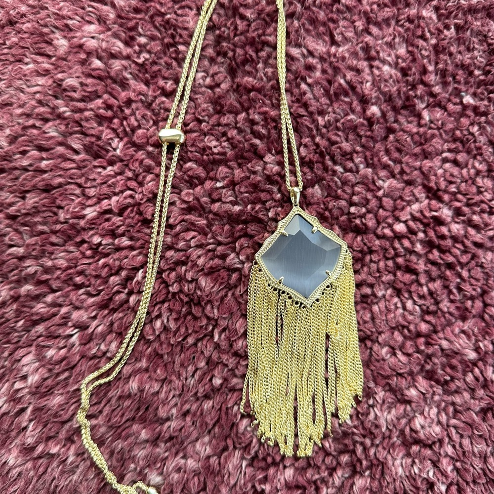 Kendra Scott necklace